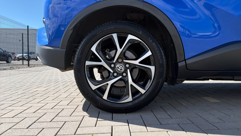 Toyota C-HR 1.8 Hybrid Design 5dr CVT Hybrid Hatchback